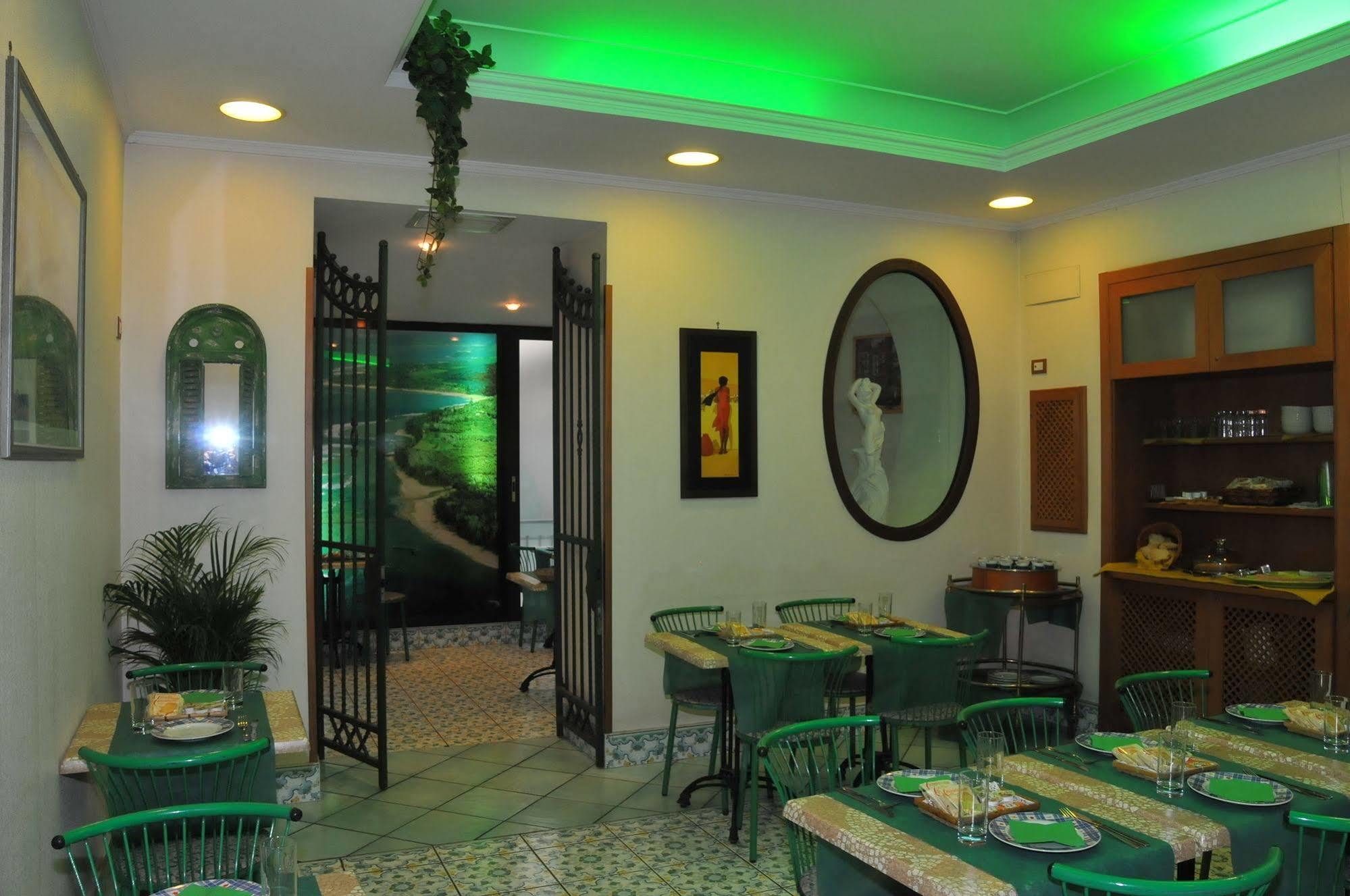 נאפולי Hotel Potenza מראה חיצוני תמונה